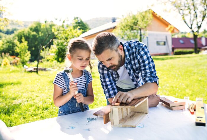 Activité manuelle : comment initier mon enfant au bricolage ?